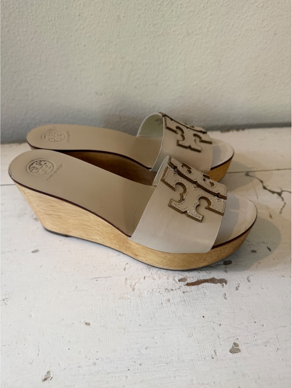 Tory Burch Beige Cream Slide Platform Sandals - Picture 2 of 5
